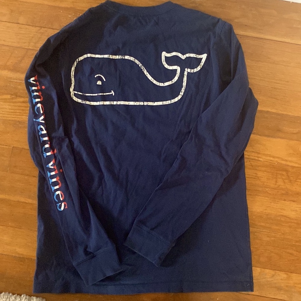 Vineyard vines navy long sleeve whale logo tshirt